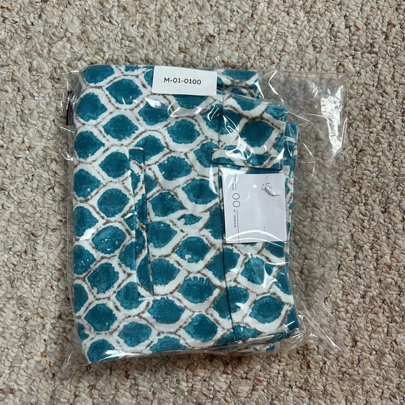 Loft Ann Taylor NWT Blue Geometric Chino Womens 00 Flat Front Shorts 4" Inseam - Picture 12 of 12